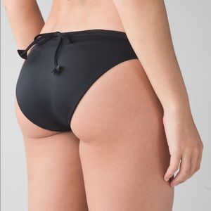 Lululemon Suns Out Bikini - Black / Freckle Flower